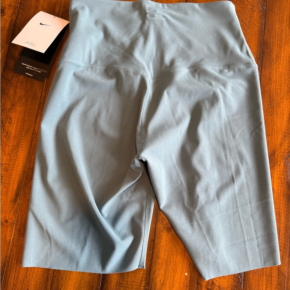 Nike Women's Zenvy Gentle-Support High-Waisted 8" Biker Shorts - Picture 4 of 6